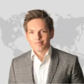 headshot for stephan kronbichler